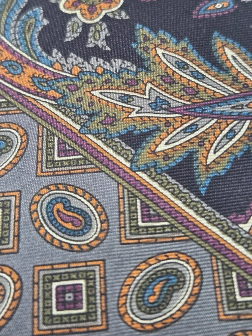 Carlo Tomasini Mens All Silk Tie 58 Inch Gray Paisley Geometric Pattern